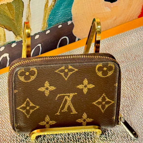 Louis Vuitton Accessories - Louis Vuitton Card holder Zipper round Monogram wallet